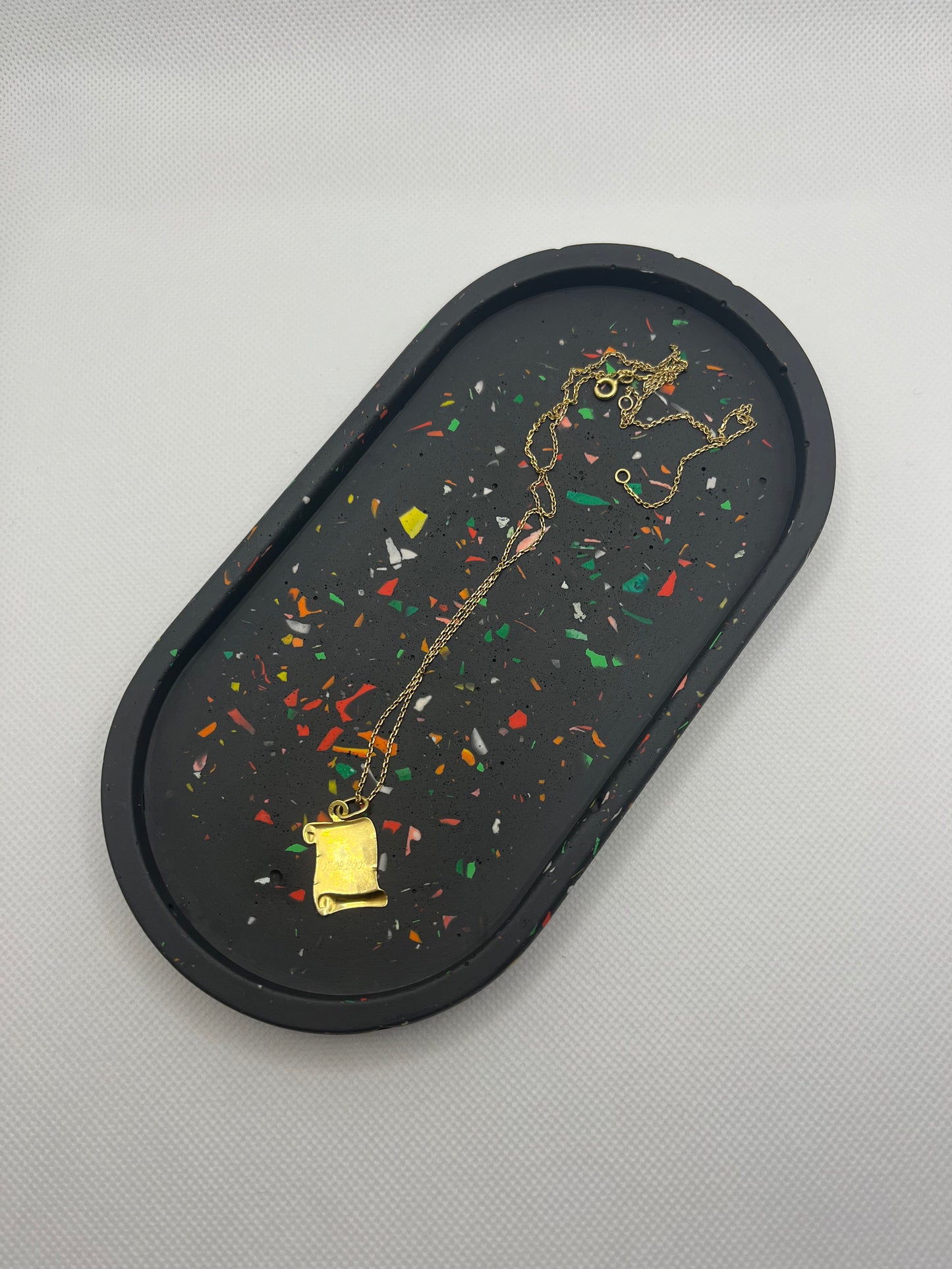 Plateau noir Terrazzo coloré