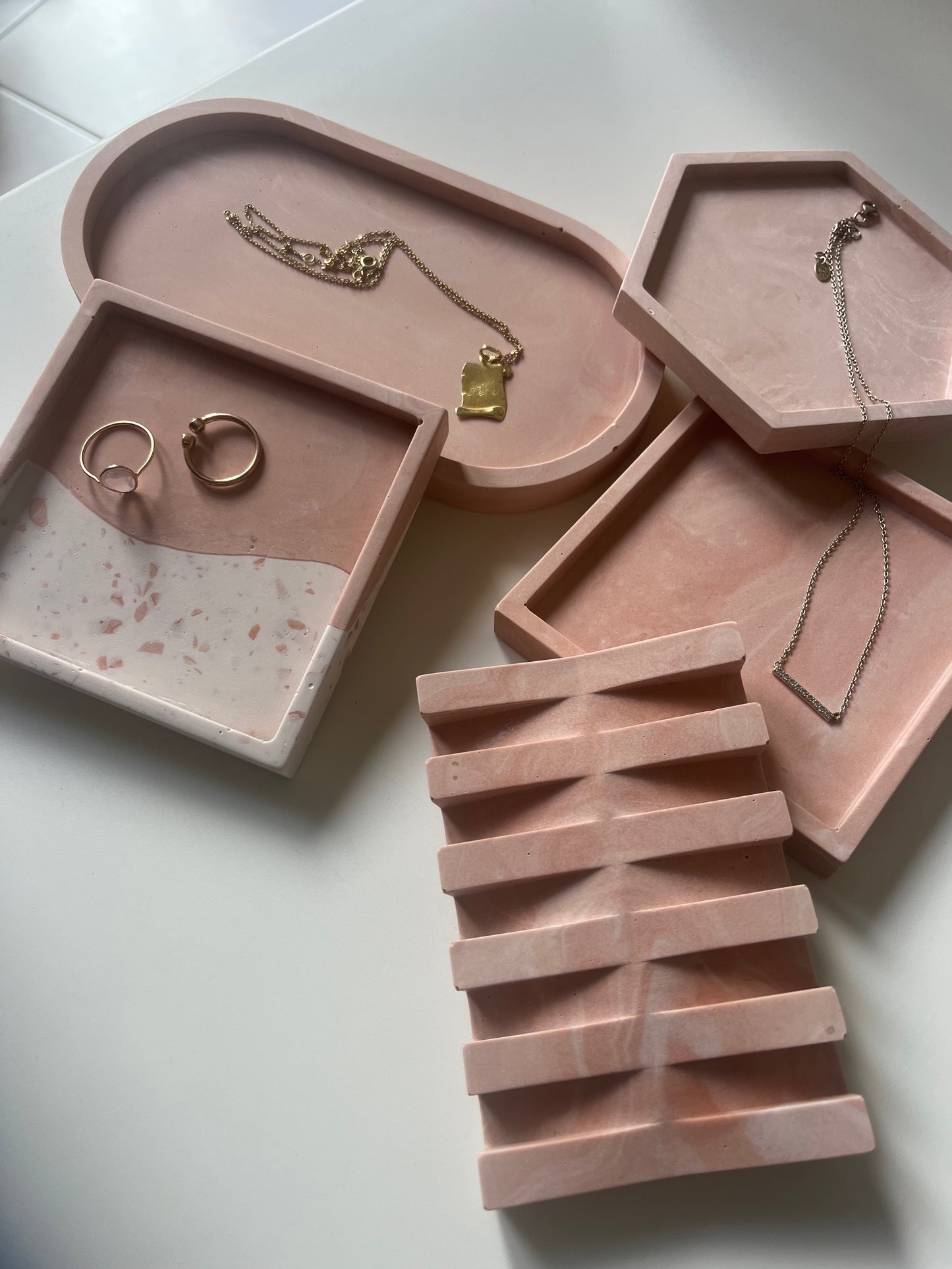 Vide poche saumon et terrazzo