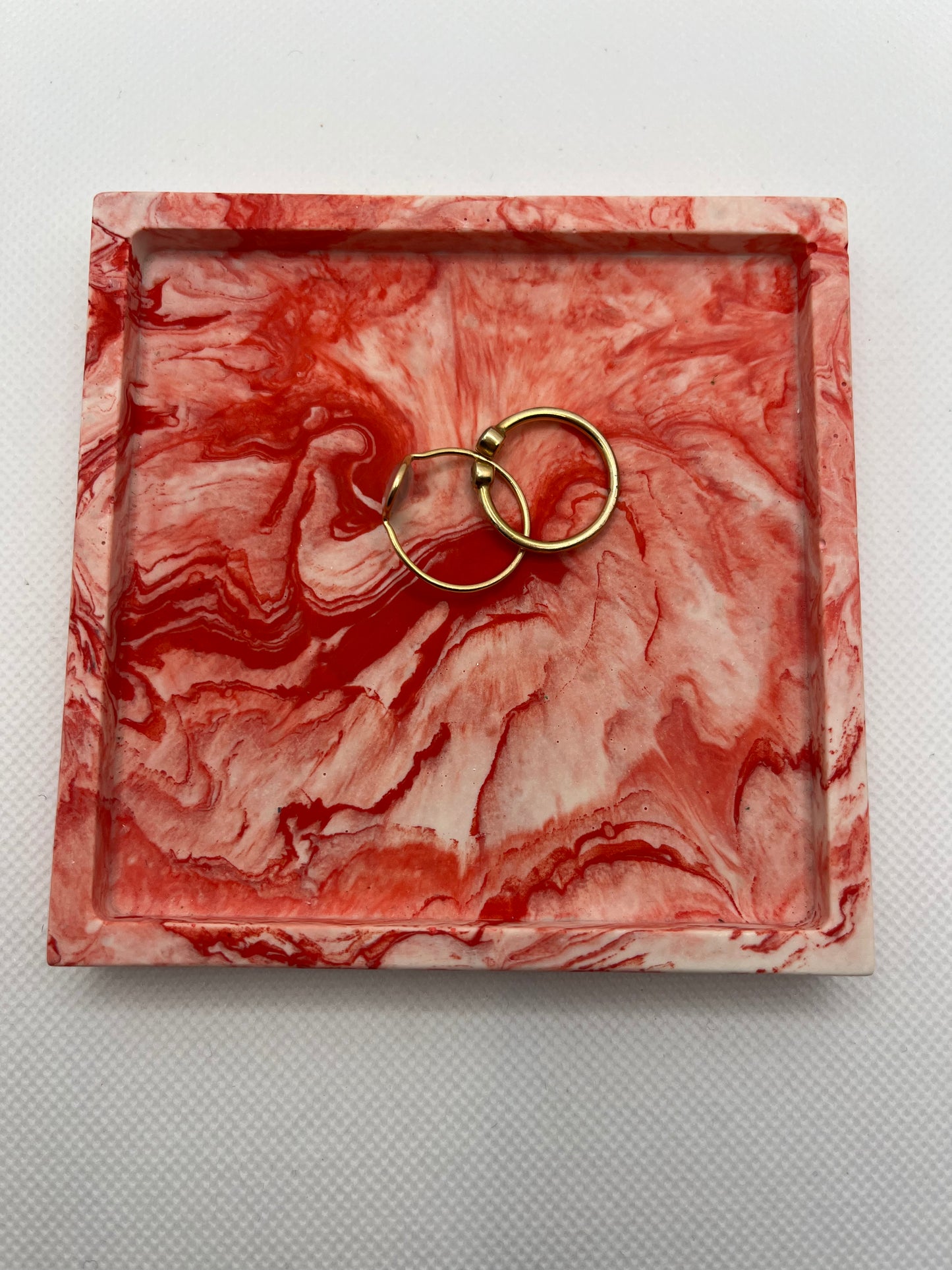 Vide poche effet marbré rouge