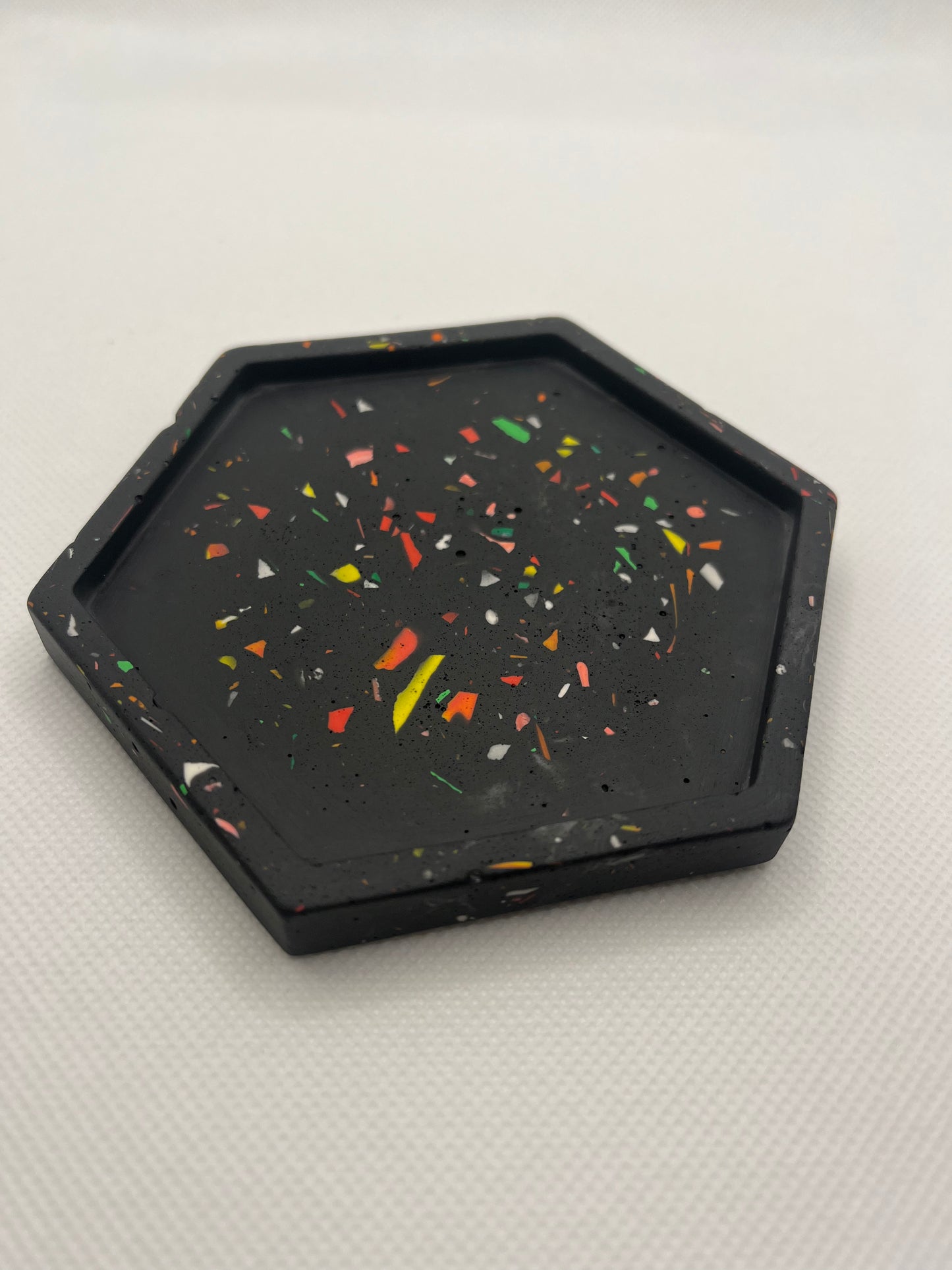 Vide poche noir effet Terrazzo coloré