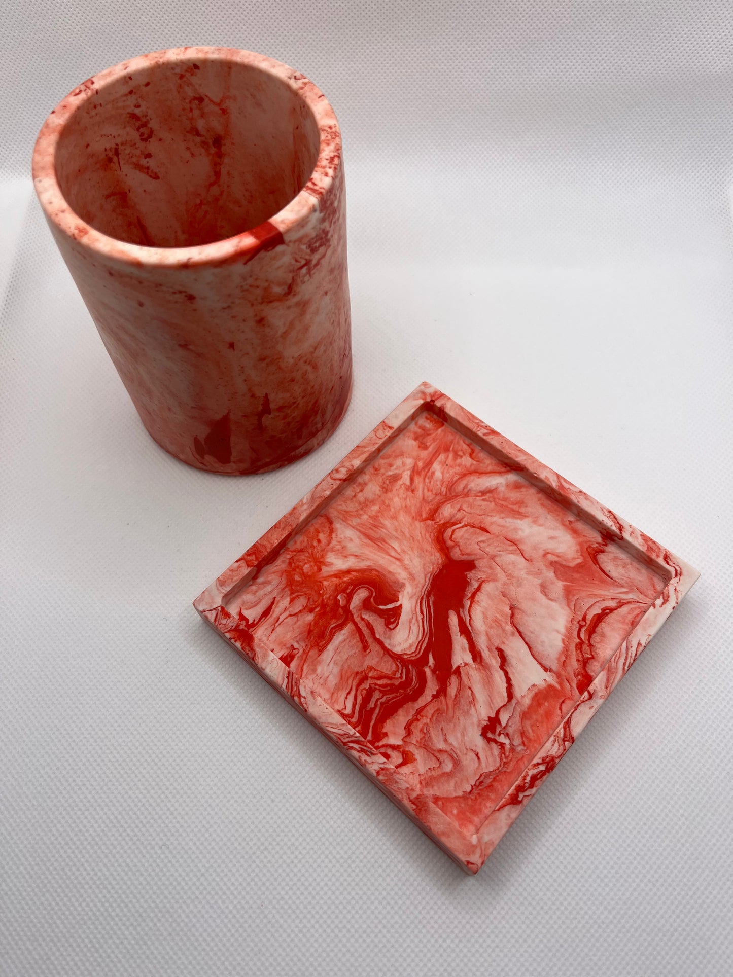 Vide poche effet marbré rouge