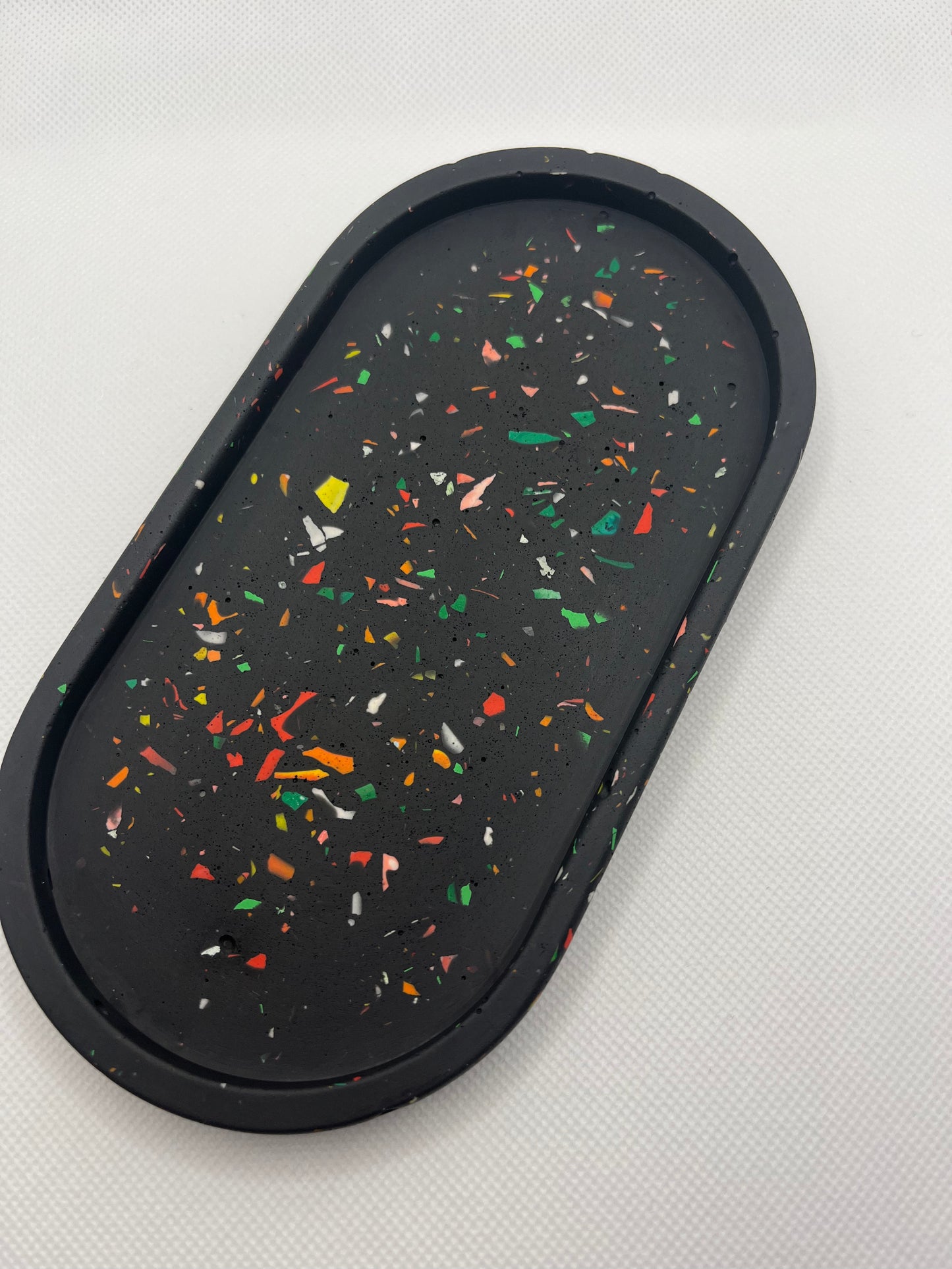 Plateau noir Terrazzo coloré