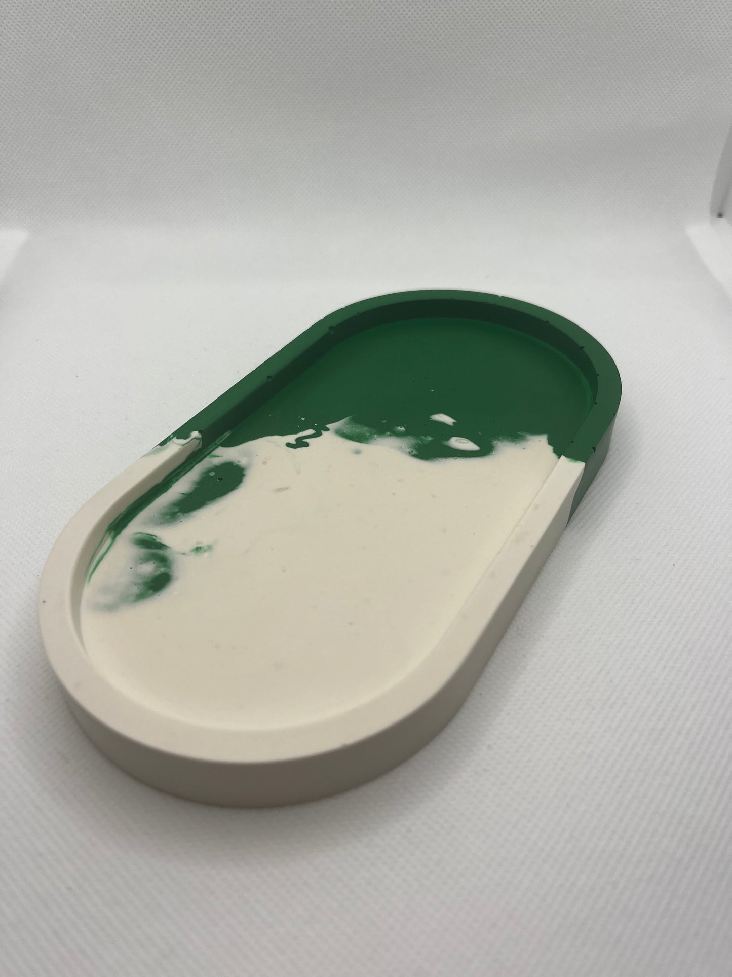Plateau vert et blanc