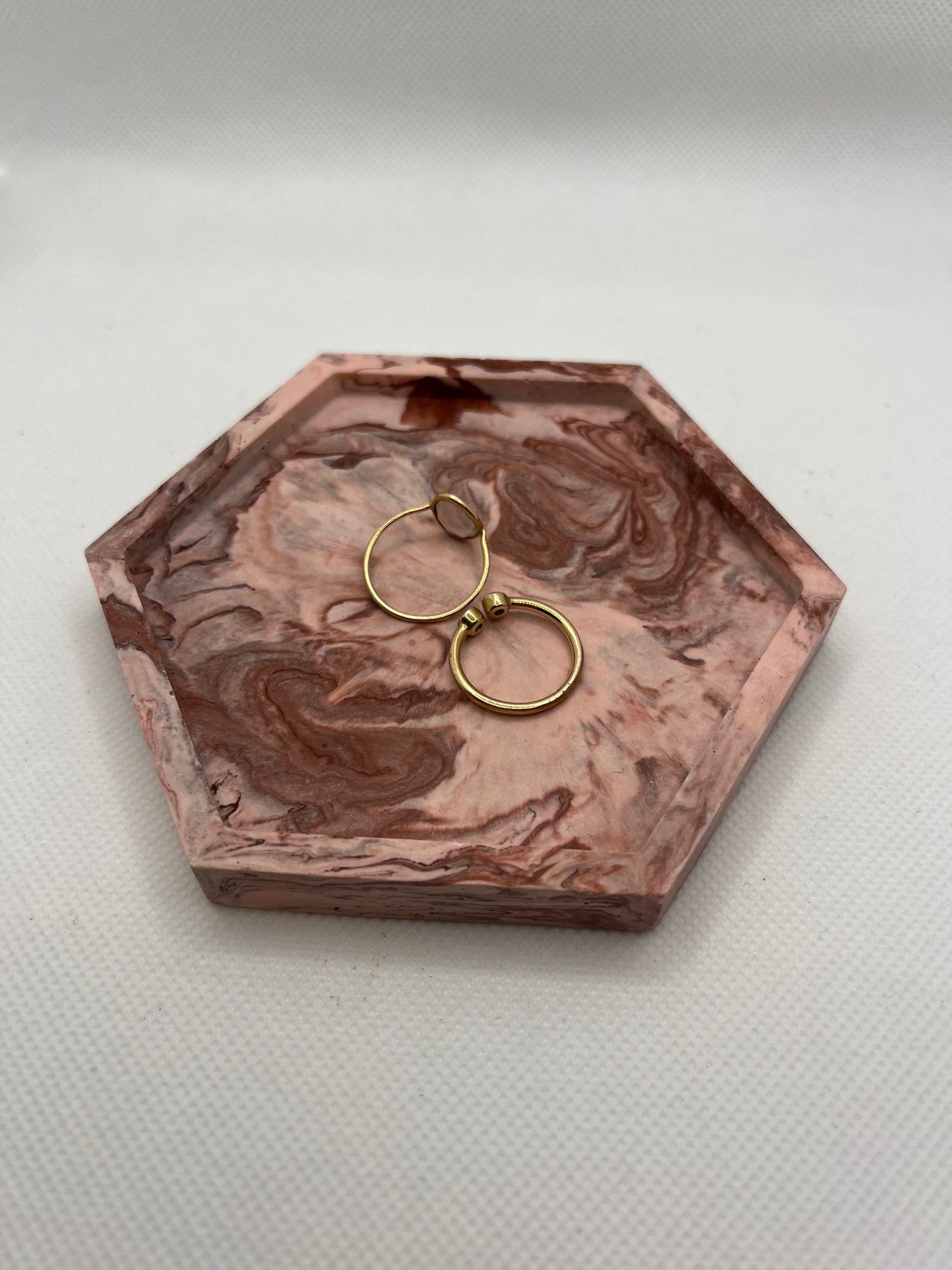 Vide poche marbré rouge oxydé et rose