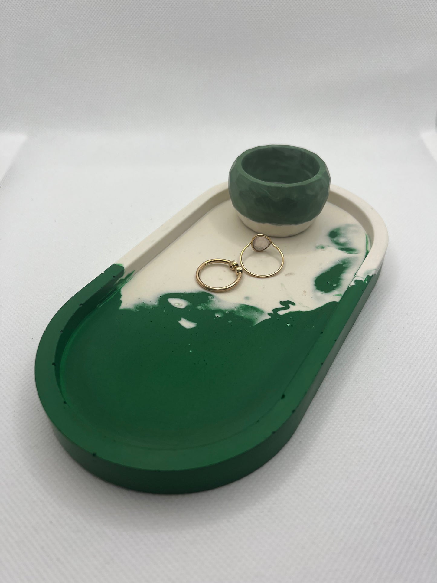 Plateau vert et blanc