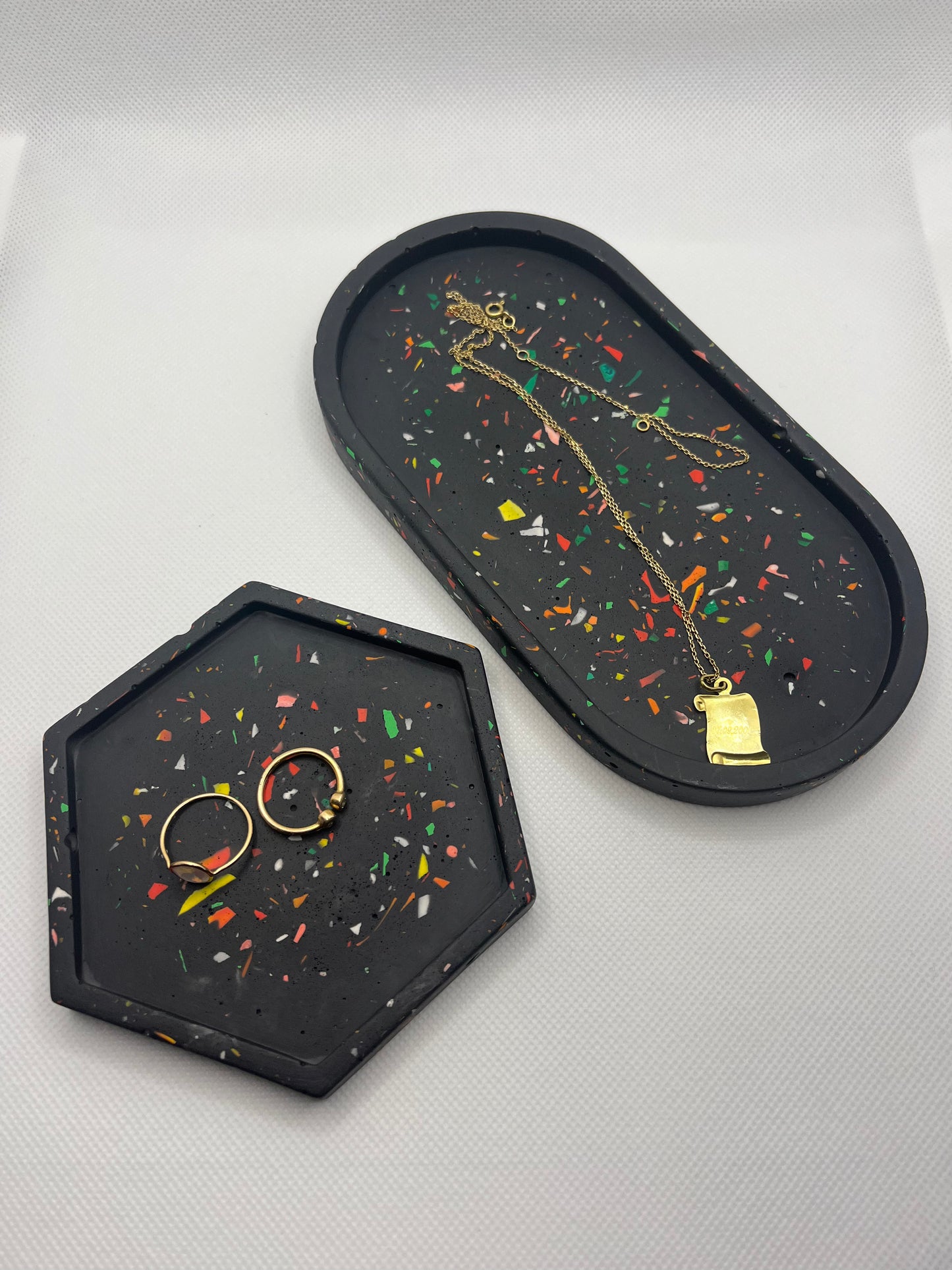 Vide poche noir effet Terrazzo coloré