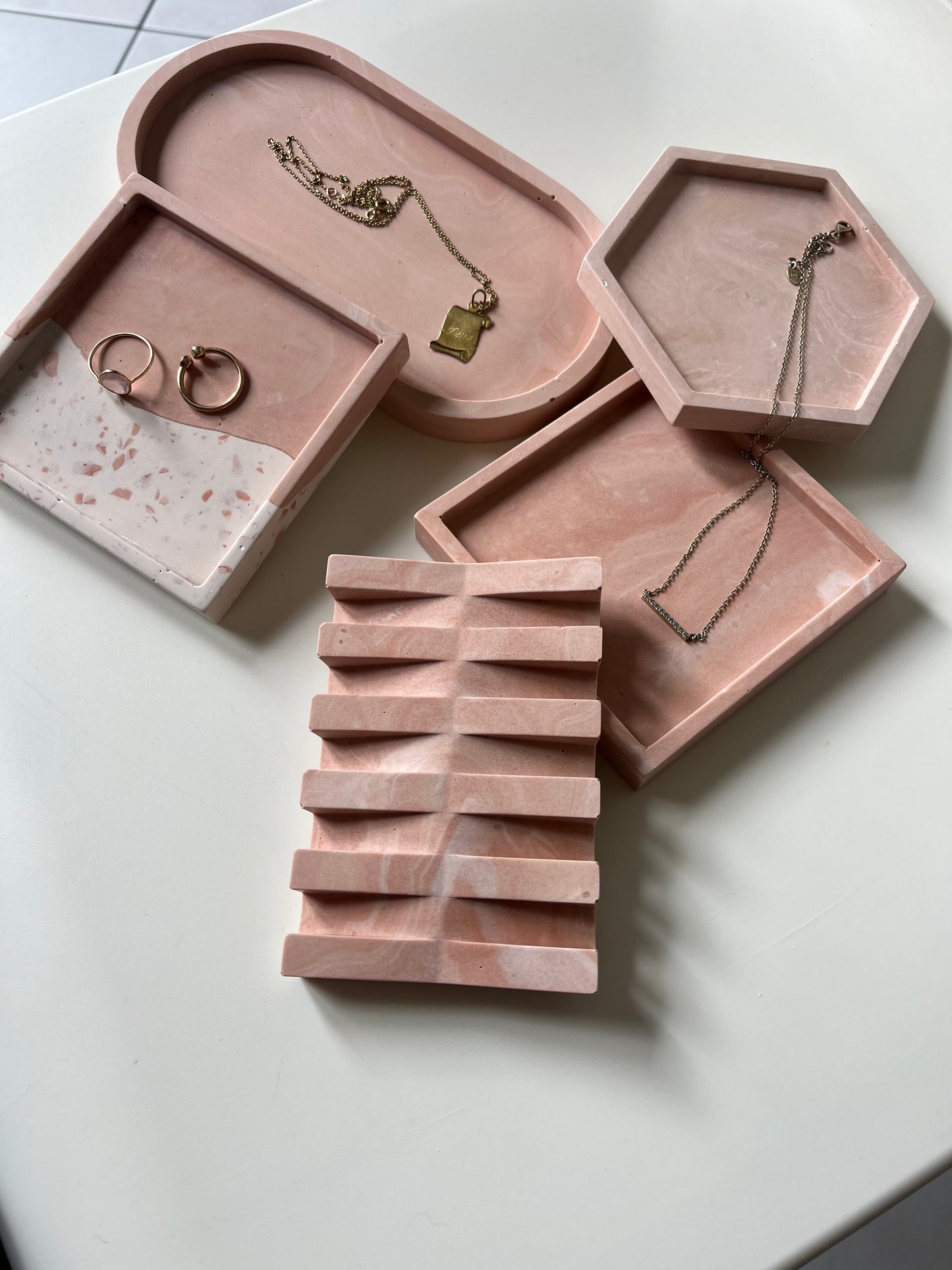 Vide poche saumon et terrazzo