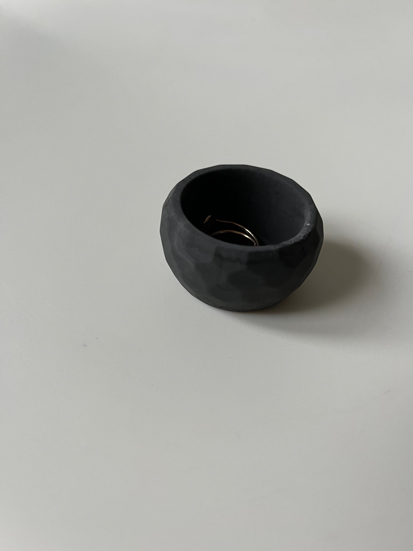 Mini pot noir